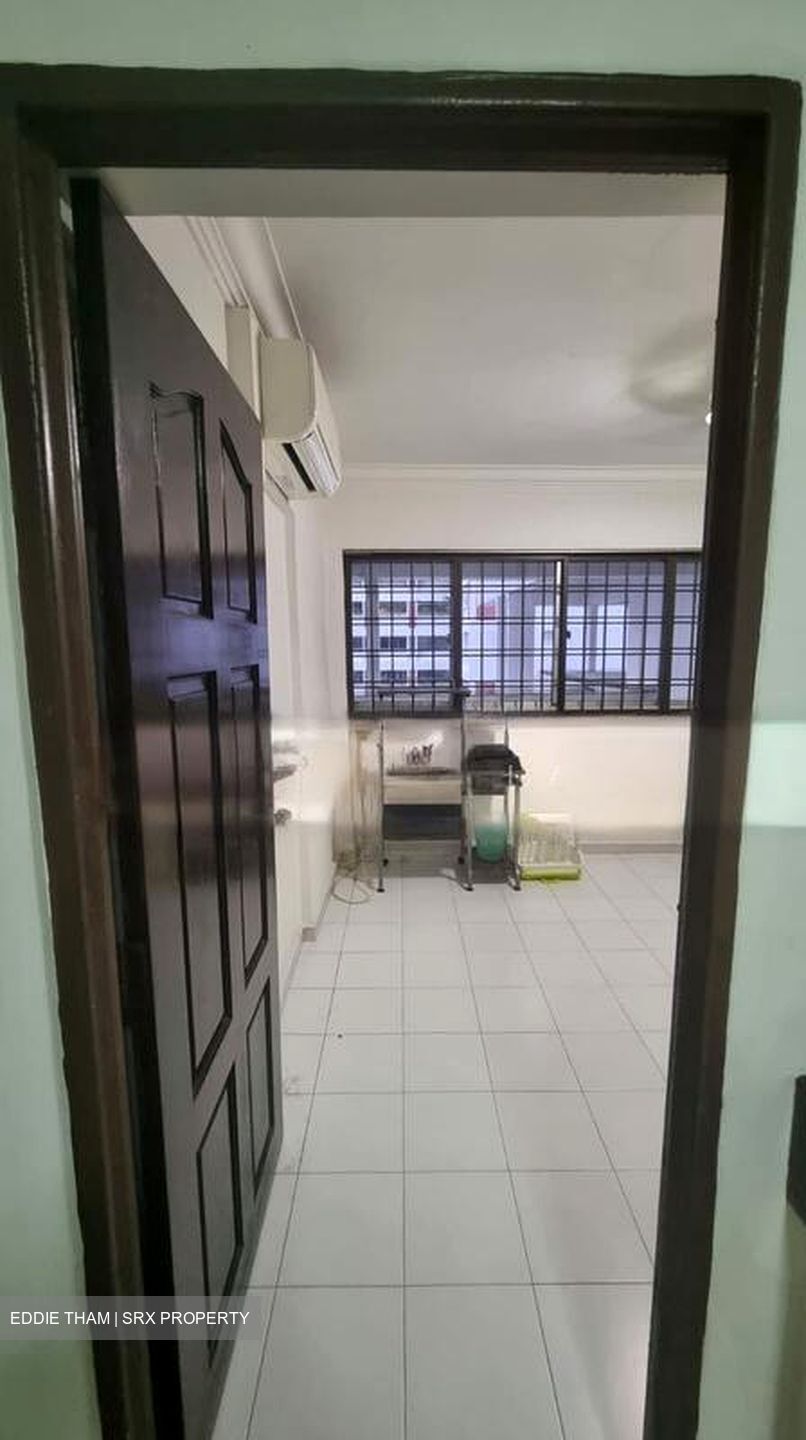 Blk 548 Jurong West Street 42 (Jurong West), HDB Executive #501643881